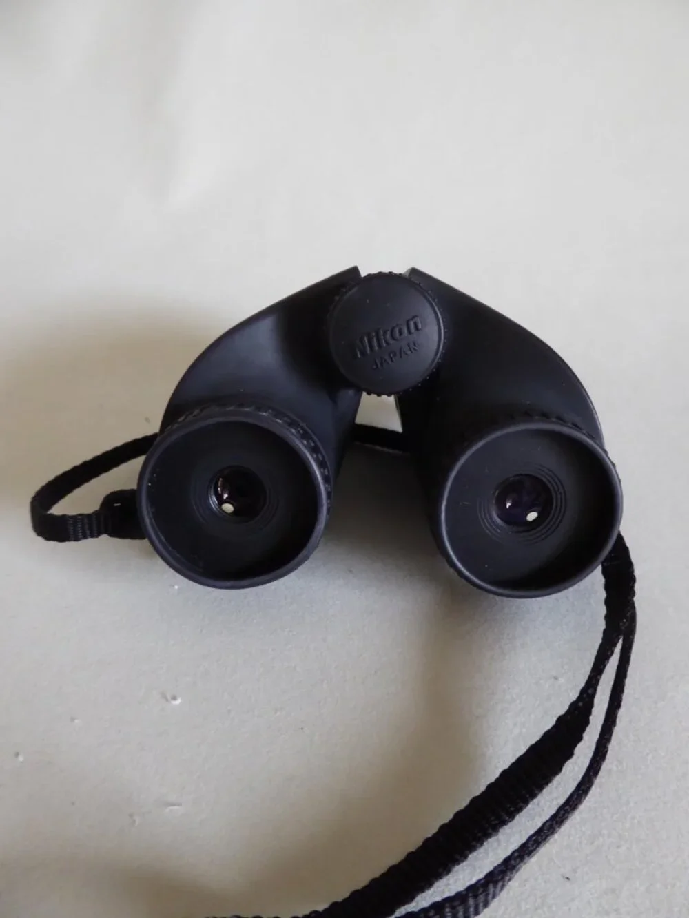 10 x 21 NIKON LIGHTWEIGHT SPRINT II COMPACT BINOCULARS IN GRAY CASE PREOWNED